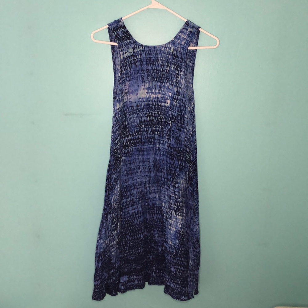 Long and vibrant blue dress
